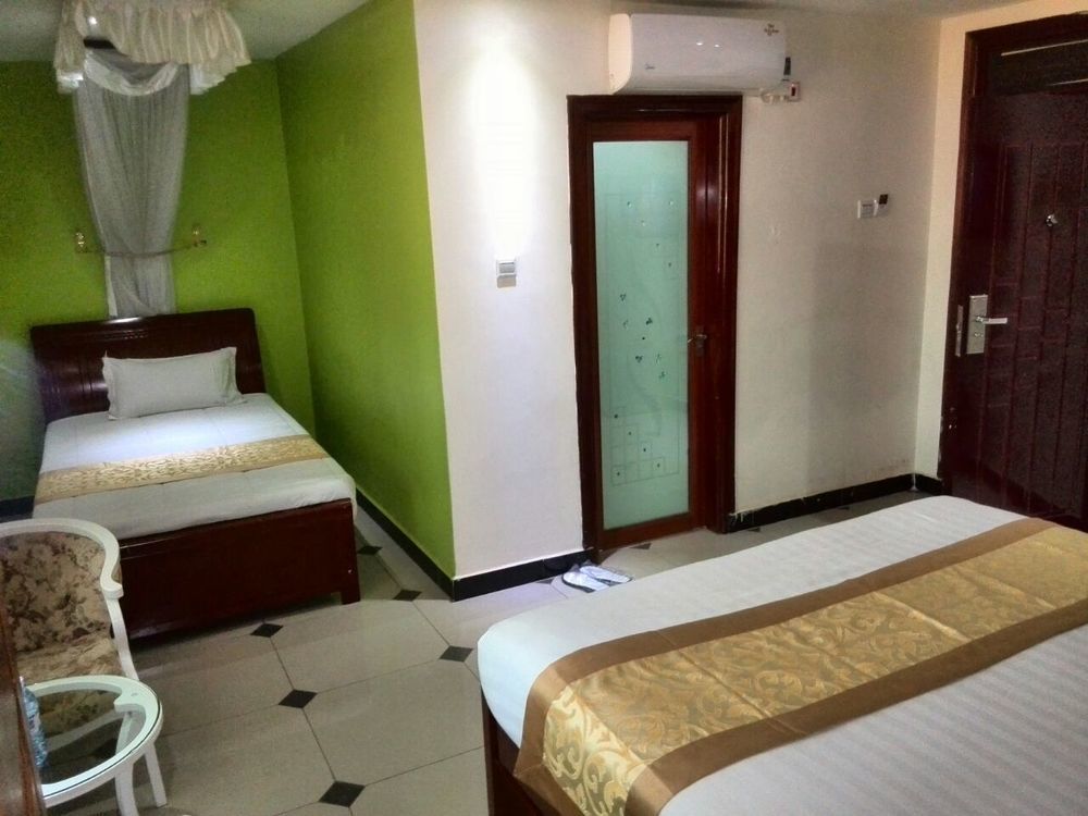 La Grande Hotel Kampala Zewnętrze zdjęcie