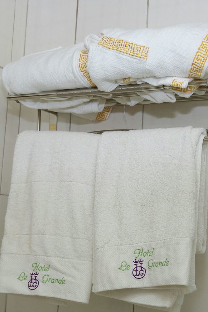 La Grande Hotel Kampala Zewnętrze zdjęcie