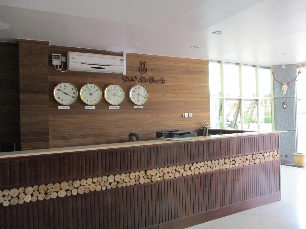 La Grande Hotel Kampala Zewnętrze zdjęcie