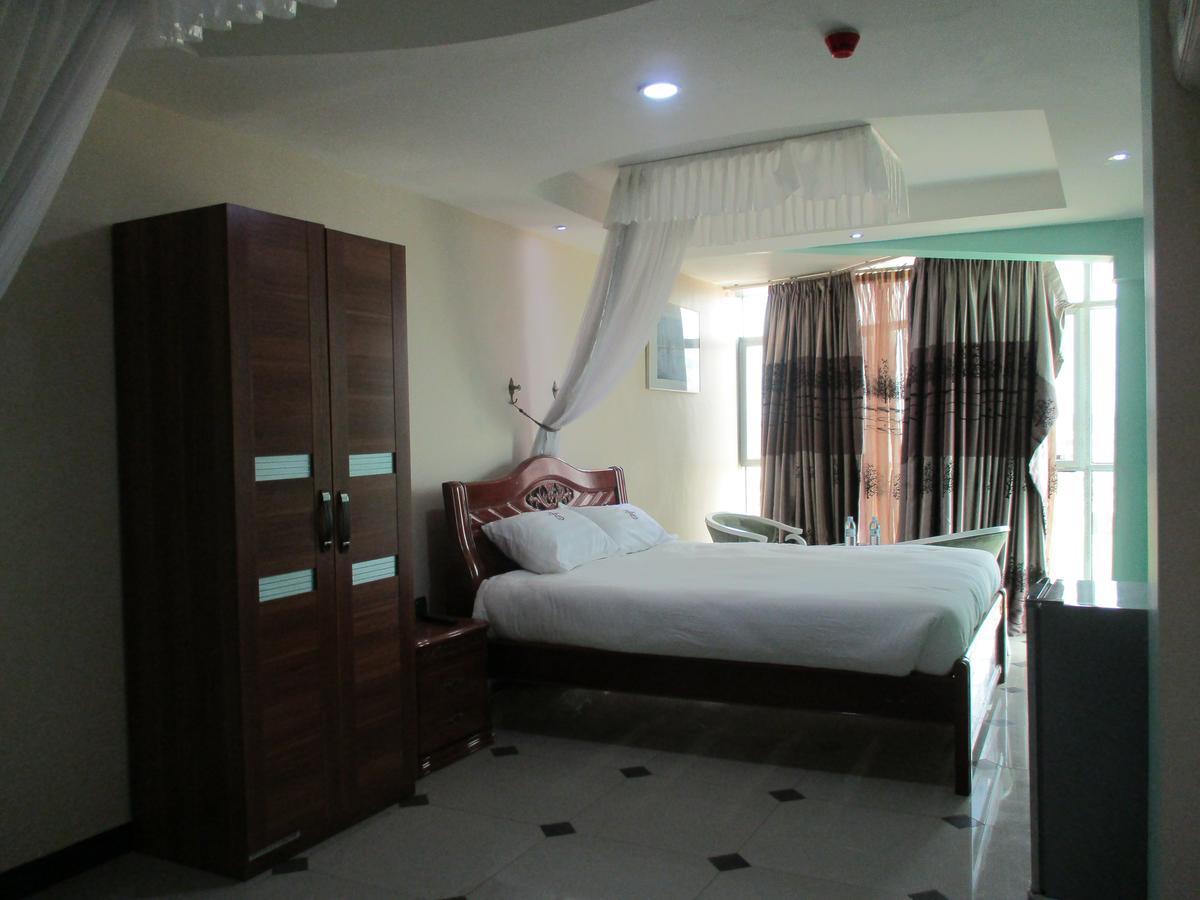 La Grande Hotel Kampala Zewnętrze zdjęcie