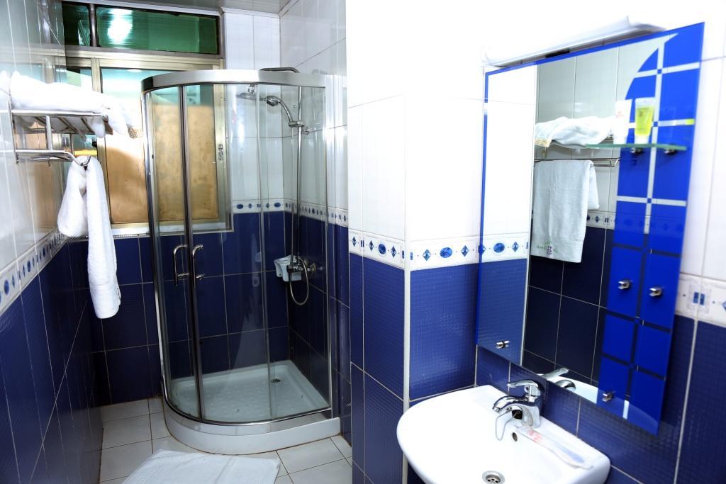 La Grande Hotel Kampala Zewnętrze zdjęcie